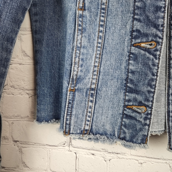 Kut from the Kloth Distressed Raw Hem Denim Jacket - Picture 4 of 10